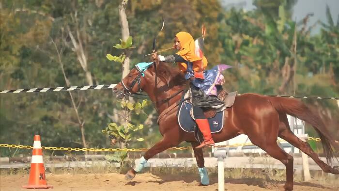 Arum Nazlus Gadis Panahan Berkuda Pertama Indonesia Juarai Ajang Dunia