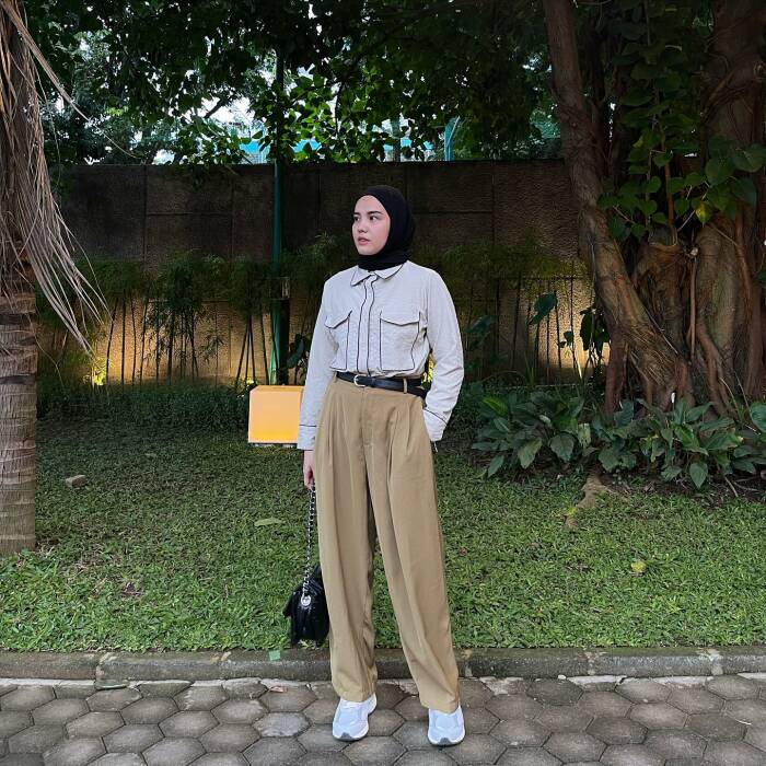 Inspirasi Ootd Kemeja Hijab Dengan Rok Dan Celana Simple Indozone Id