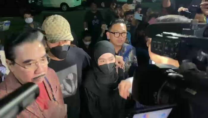 Momen Rizky Billar Peluk Pelukan Mesra Dengan Lesti Kejora Saat Minta