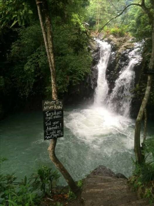 Surga Dunia Inilah Air Terjun Tersembunyi Di Bali Utara Ada Yang