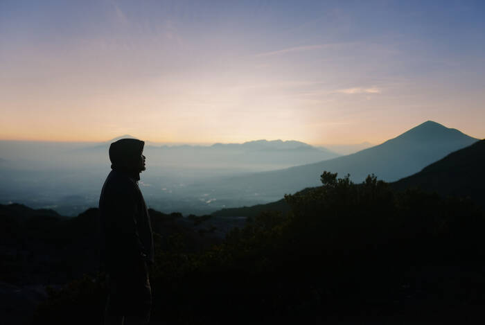 Cantiknya Sunrise Di Gunung Papandayan Wisata Alam Bandung Bikin Mata