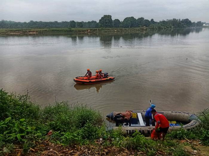 Hari Pencarian Jasad Mahasiswa Pcr Tenggelam Di Pulau Cinta Kampar