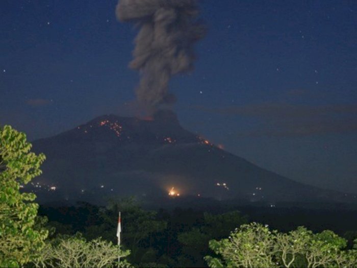 Pasca Erupsi Gunung Agung, Warga Diminta untuk Hindari Zona Bahaya