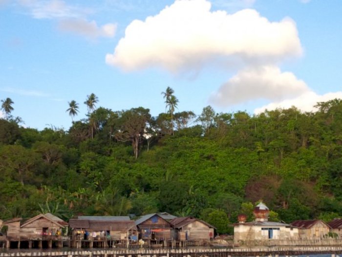 Desa Di Halmahera Selatan Akhirnya Bisa Nikmati Listrik