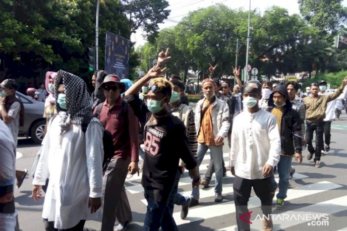 Relawan Pendukung Prabowo-Sandi Dari Banten Tiba Di Jakarta