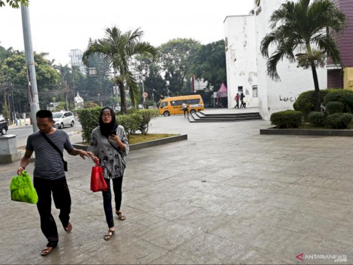 Trotoar Lebar, Keselamatan Pejalan Kaki Masih Terancam di Jakarta