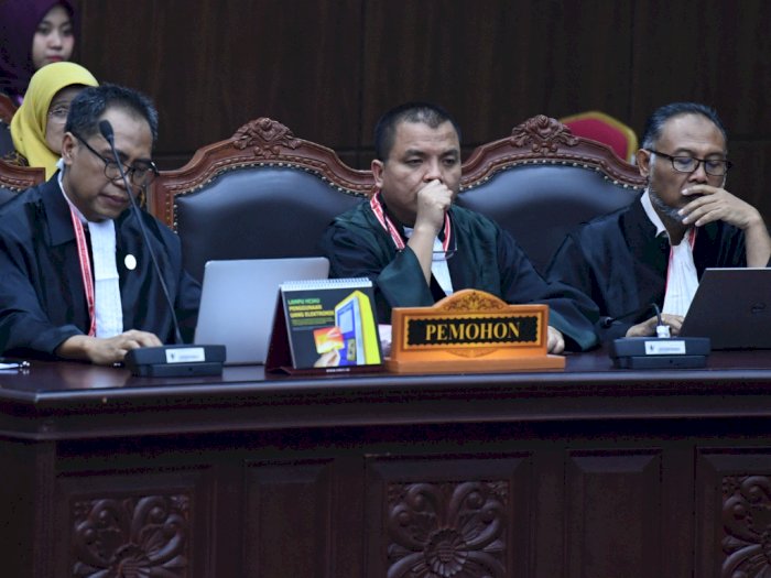 Tim Hukum Prabowo Optimis Menang Meski Dalil Banyak Penolakan