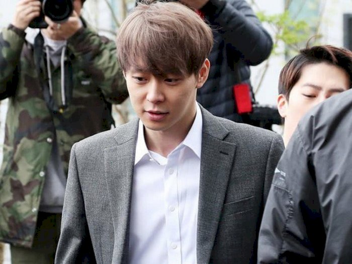 Menangis, Park Yoo-Chun Divonis 2 Tahun Masa Percobaan