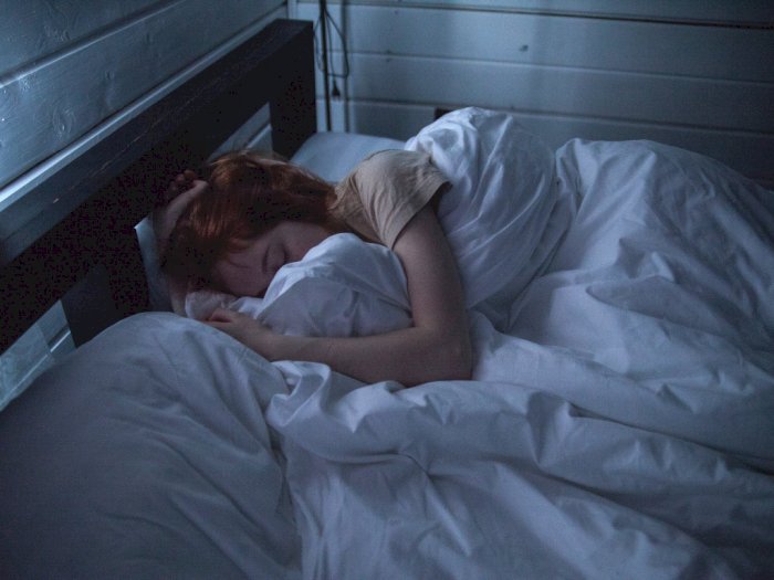 Inilah Alasan Kenapa Kamu Merasa Seperti Terjatuh Saat Tidur
