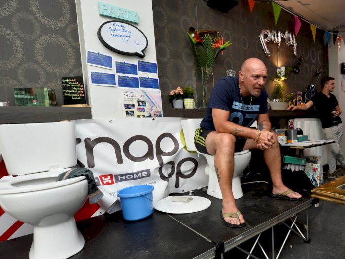 Pria Belgia Duduk 5 Hari di Toilet Demi Pecahkan Rekor