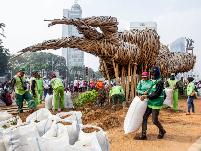 Karya Seni Bambu Setengah Miliar Dibongkar, DPRD Semprot Anies