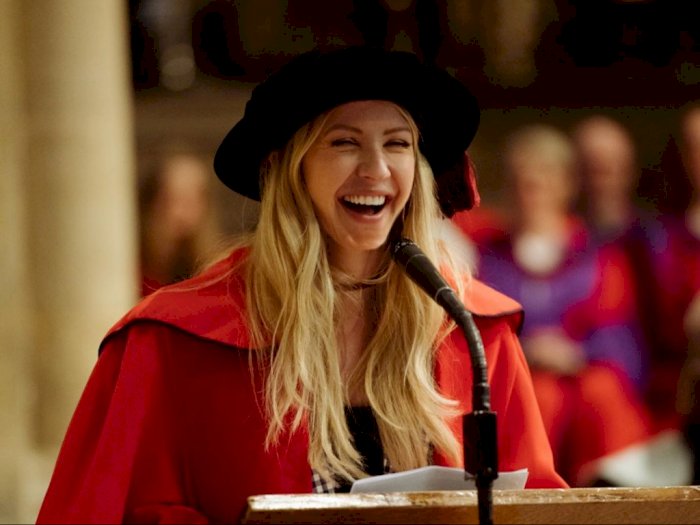 Bahagianya Ellie Goulding Dapat Gelar Kehormatan Doctor of Arts