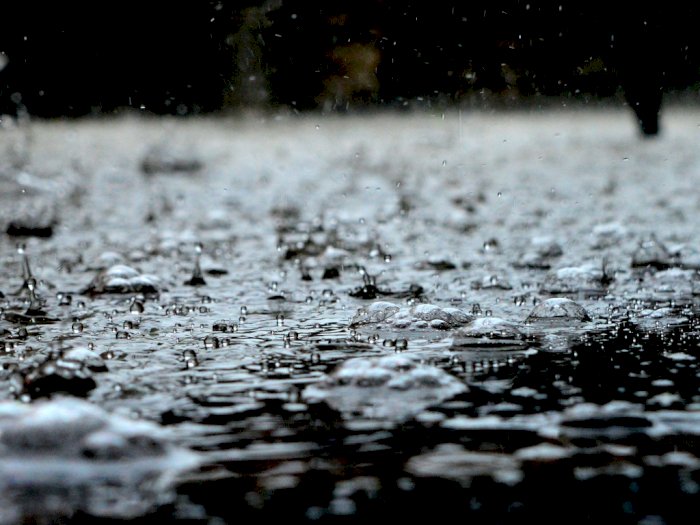 Siapkan Payung, Sebagian Wilayah Jakarta Diprediksi Hujan Lokal