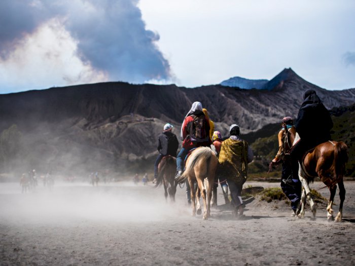 Pasca Erupsi, Gunung Bromo Masih Bisa Dikunjungi Wisatawan