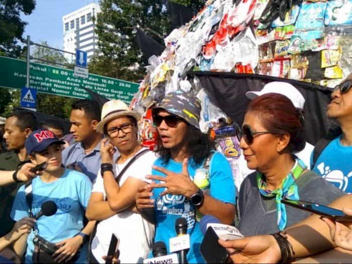 Kaka 'Slank': Kurangi Sampah Plastik Dimulai Dari Diri Sendiri