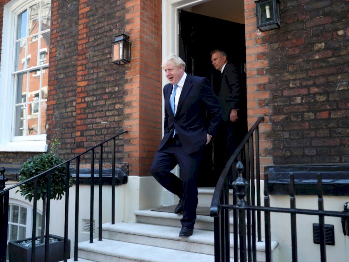 Melihat 10 Downing Street, Kediaman Resmi PM  Inggris Boris Johnson