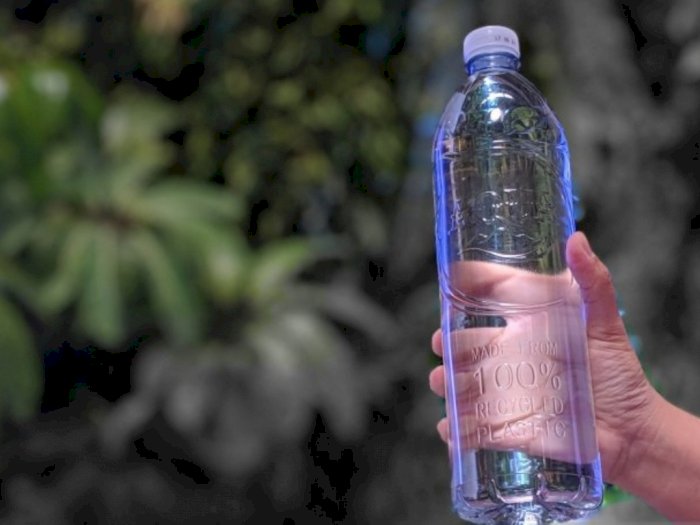 Air Kemasan Dalam Botol 100 Persen Daur Ulang