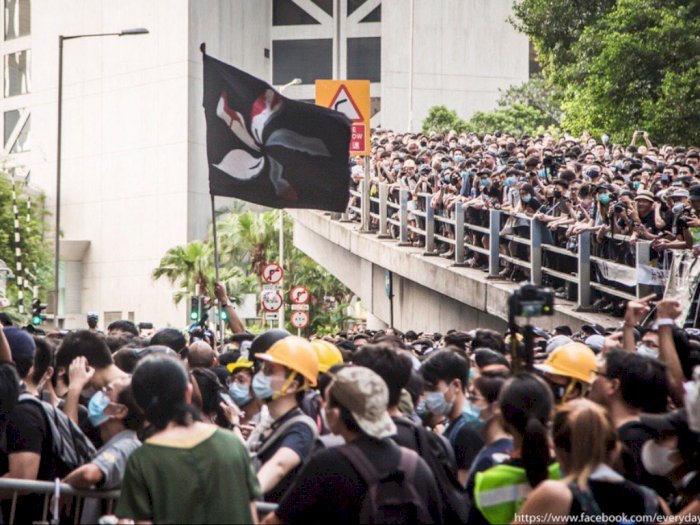 Milenial Hong Kong Ikut Demo Turun ke Jalan 