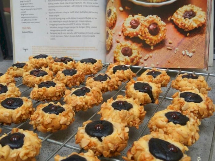 Resep Camilan Crunchy Peanut Thumbprint Cookies