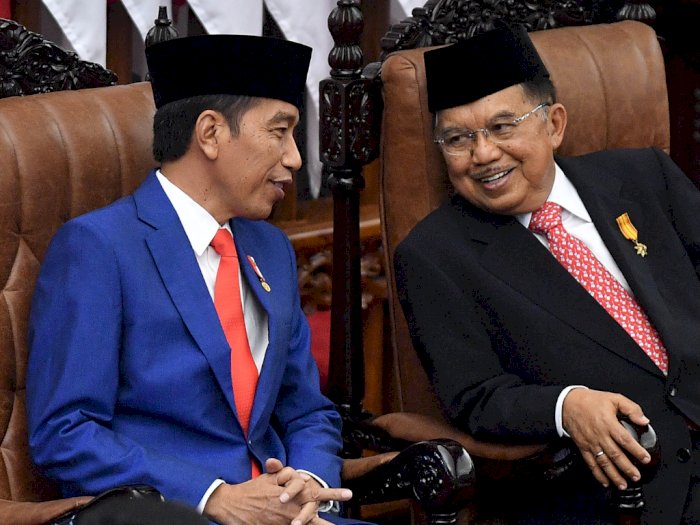 Jas Biru dan Dasi Merah Andalan Presiden Jokowi