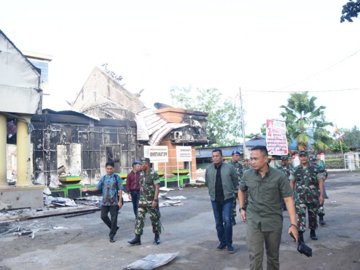 Kunjungi Manokwari, Kasum TNI Imbau Warga Tidak Mudah Terprovokasi