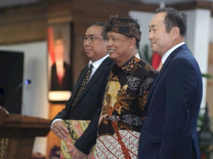 Menristekdikti Kenalkan Rektor Asing Pertama di Indonesia