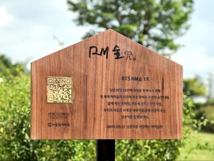 Fans Membuat Hutan Mini untuk Merayakan Hari Ulang Tahun RM BTS