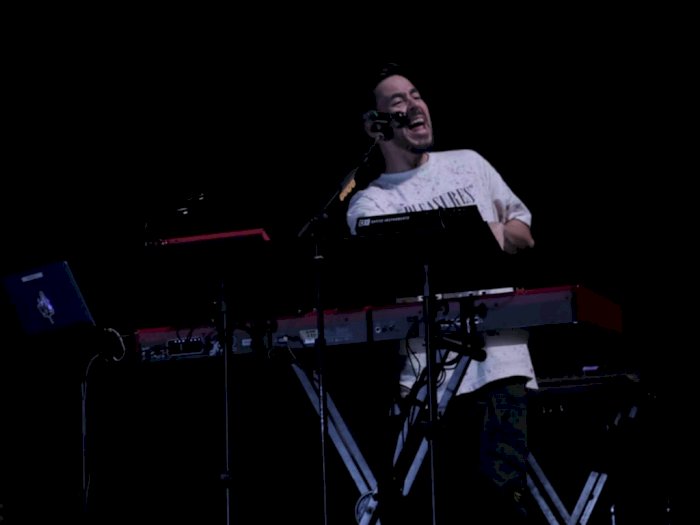 Menghidupkan Kembali Chester Bennington di Konser Mike Shinoda