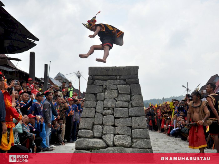 Desa Pelompat Batu di Nias Diusulkan Jadi Warisan Dunia | Indozone.id