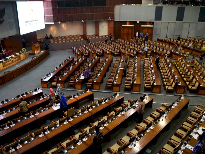 Serempak Anggota DPR Setujui Revisi UU KPK