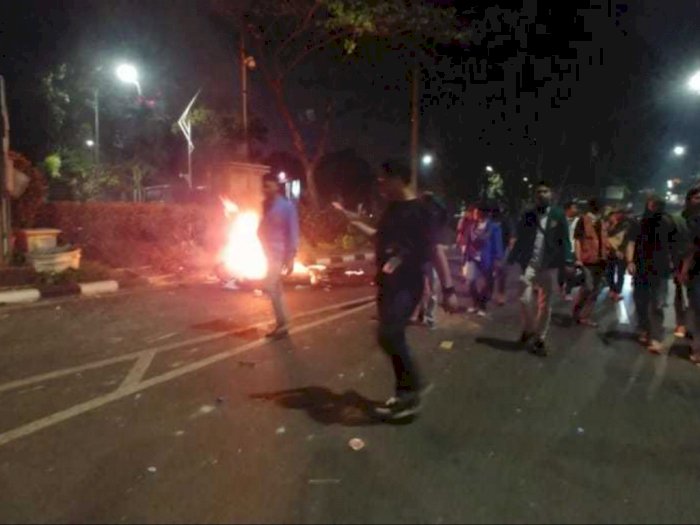 Massa Balik Kanan, Situasi di Depan Gedung DPR/MPR Kondusif