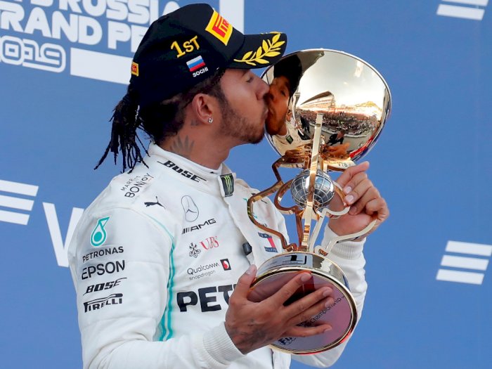 Lewis Hamilton Jaga Kesucian Mercedes di Sochi
