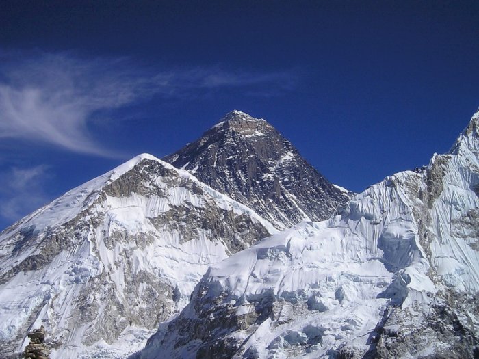 Everest Gunung Tertinggi Dunia, Di Perbatasan Tibet Dan Nepal