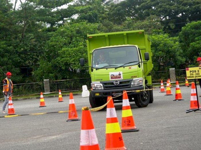 1.699 Pengemudi Truk Ikuti Pelatihan Hino Safety Driving
