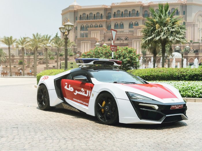 Perkenalkan, Lykan HyperSport Mobil Polisi Abu Dhabi yang Mengerikan