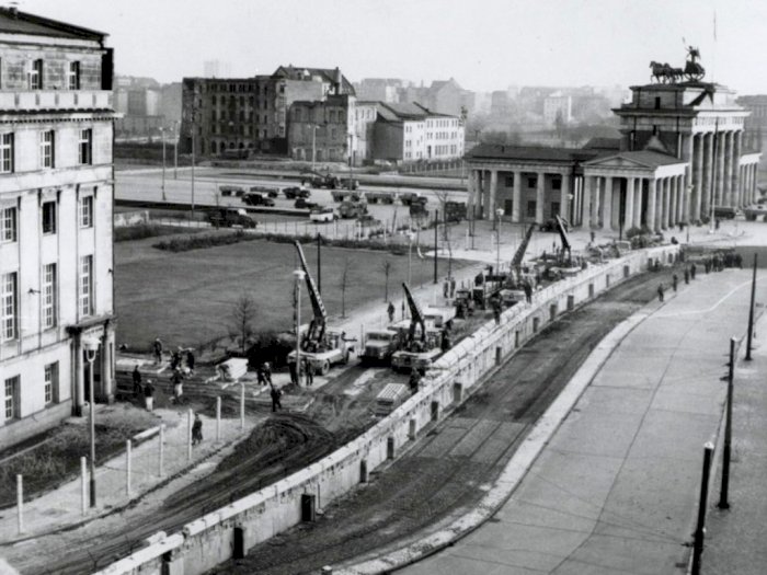 Sejarah Dibangunnya Tembok Berlin 1961