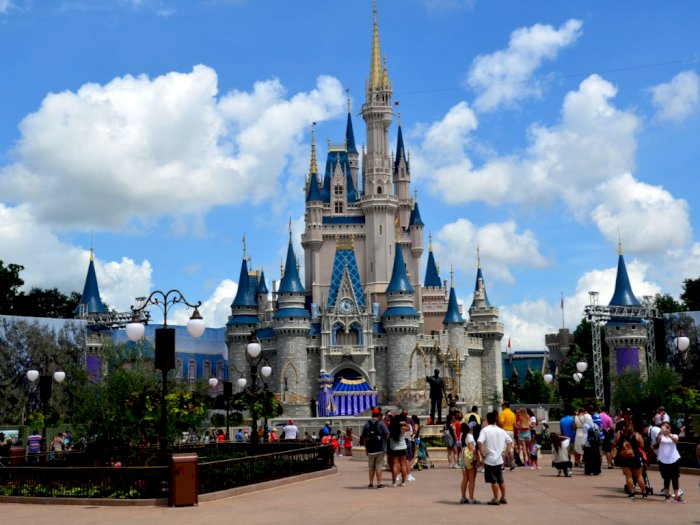 Sebuah Wahana di Walt Disney World Florida Dimaling