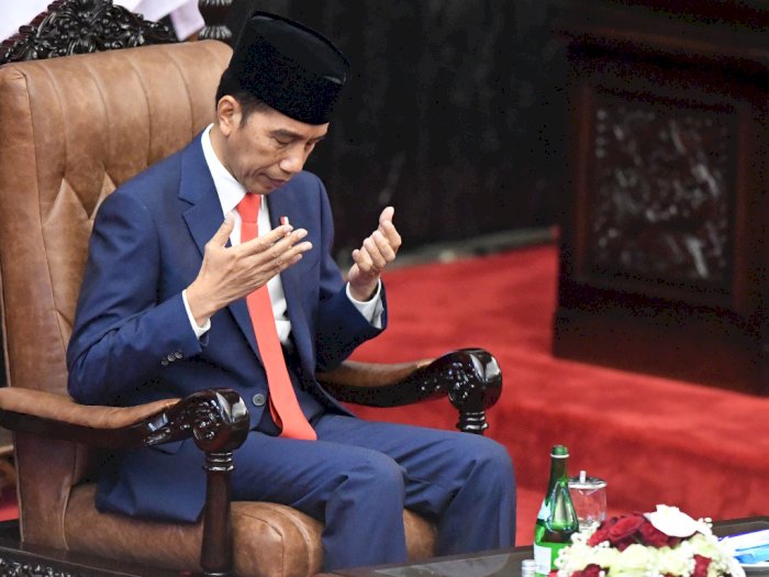 Sibuk Calon Menteri, Jokowi Tak Lupa Ucapkan Selamat Hari Santri