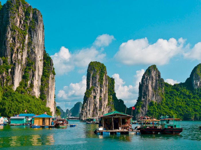 Teluk Ha Long, Gugusan Ribuan Pulau Batu Kapur di Vietnam