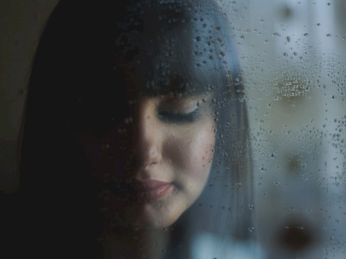 Psikolog: Orang Akan Merasa Kesepian Saat Hujan Turun