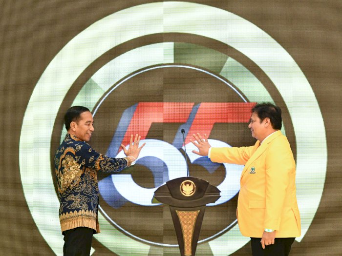 Jokowi Beri Sinyal Bagus untuk Airlangga Jelang Munas Golkar