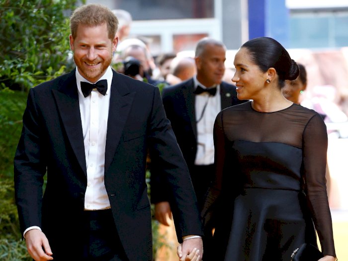 Pangeran Harry dan Istri Bikin Ratu Kecewa Karena Tak Natalan Bersama