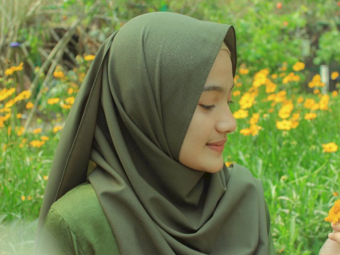 4 Cara Merawat Rambut Bagi Pengguna Hijab