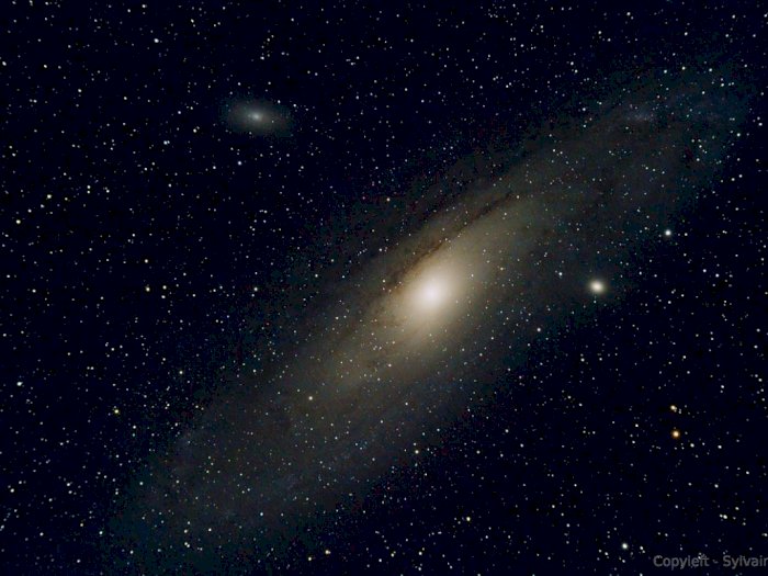 Galaksi Andromeda Dapat Dilihat dengan Mata Telanjang