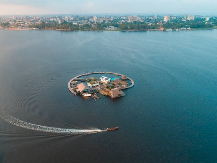 FOTO: Uniknya Pulau Terapung yang Terbuat Dari  Limbah Botol Plastik