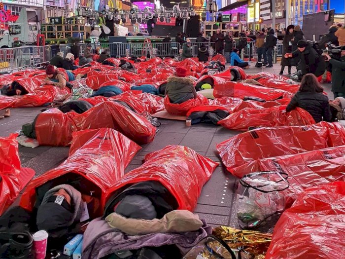 Ribuan Orang Tidur di Jalanan Sebagai Aksi Galang Dana untuk Tunawisma