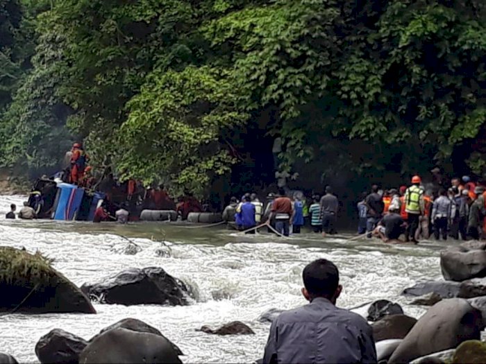 Tim SAR Sulit Cari Korban Kecelakaan Bus Sriwijaya, Ini Penyebabnya