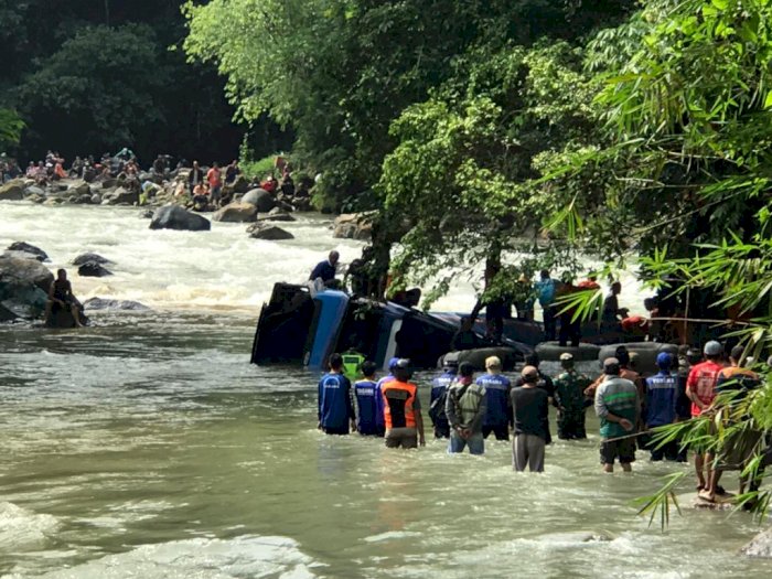 Cari Korban Bus Sriwijaya, Basarnas Sisir Sungai