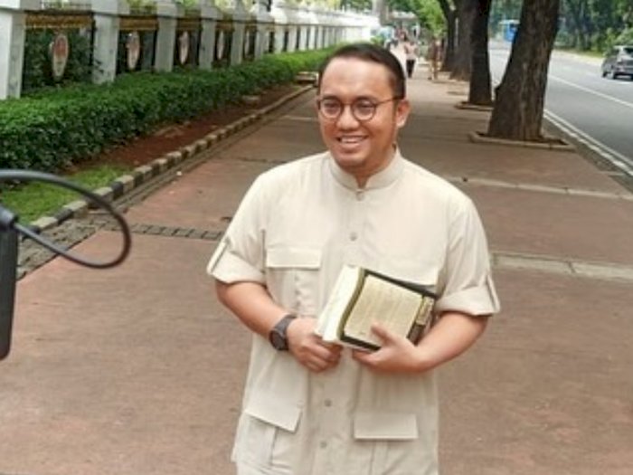 Maju Jadi Pesaing Menantu Jokowi, Dahnil Tunggu Restu Prabowo
