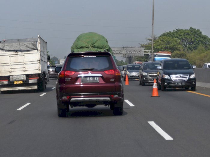 Urai Kepadatan, Contra Flow Diberlakukan di Tol Jakarta -Cikampek